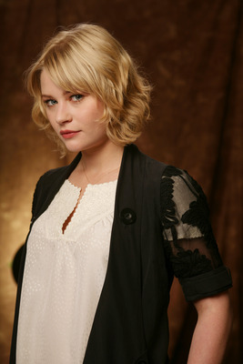 Emilie de Ravin posters