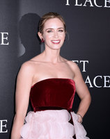 Emily Blunt Sweatshirt #3221433