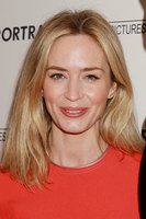 Emily Blunt Longsleeve T-shirt #3261494