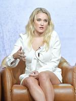 Emily Osment Longsleeve T-shirt #3848531
