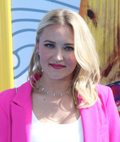 Emily Osment Longsleeve T-shirt #3848539