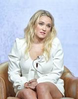 Emily Osment Longsleeve T-shirt #3848586