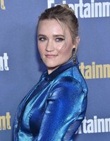 Emily Osment Longsleeve T-shirt #3932102
