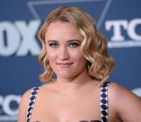 Emily Osment Longsleeve T-shirt #3932105