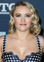 Emily Osment Longsleeve T-shirt #3932113