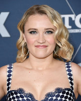 Emily Osment mug #G2549374