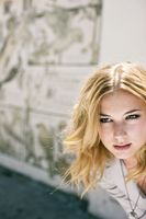 Emily VanCamp Longsleeve T-shirt #2014638