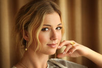 Emily VanCamp Longsleeve T-shirt #2014639