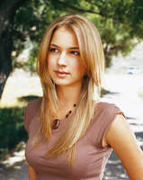 Emily VanCamp Longsleeve T-shirt #2060656