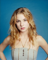 Emily Vancamp Longsleeve T-shirt #3820113