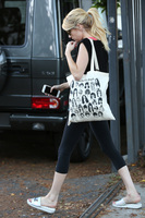 Emma Roberts magic mug #G986918