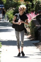 Emma Roberts mug #G986951