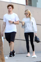 Emma Roberts magic mug #G986959