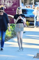 Emma Roberts tote bag #G1537731