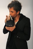 Enrique Iglesias Longsleeve T-shirt #2103228