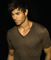 Enrique Iglesias Longsleeve T-shirt #2190879