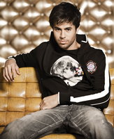 Enrique Iglesias Longsleeve T-shirt #2198371