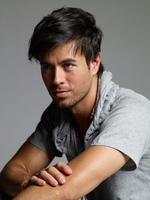 Enrique Iglesias Longsleeve T-shirt #3816041