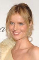 Eva Herzigova magic mug #G258034