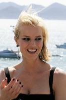 Eva Herzigova t-shirt #3679762