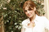 Eva Mendes Longsleeve T-shirt #2230192