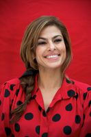 Eva Mendes Longsleeve T-shirt #2335936