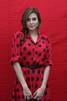 Eva Mendes Longsleeve T-shirt #2346505
