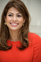 Eva Mendes Longsleeve T-shirt #2422405