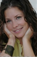 Evangeline Lilly Longsleeve T-shirt #1270282