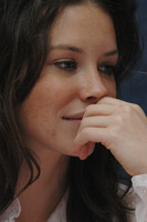 Evangeline Lilly Longsleeve T-shirt #2231817