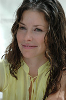Evangeline Lilly Longsleeve T-shirt #2231822