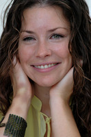 Evangeline Lilly Longsleeve T-shirt #2231830