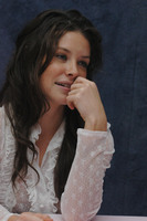 Evangeline Lilly Longsleeve T-shirt #2231831