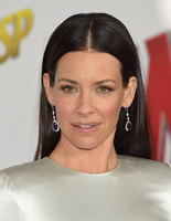 Evangeline Lilly Sweatshirt #3787008