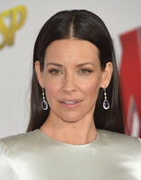 Evangeline Lilly Longsleeve T-shirt #3787096
