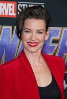 Evangeline Lilly Longsleeve T-shirt #3852028