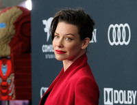 Evangeline Lilly Longsleeve T-shirt #3852038