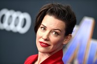 Evangeline Lilly Longsleeve T-shirt #3852049