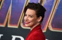 Evangeline Lilly Sweatshirt #3852117