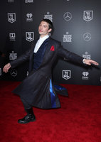 Ezra Miller t-shirt #2917115