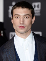 Ezra Miller t-shirt #2917121