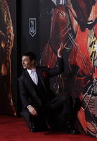 Ezra Miller Sweatshirt #2917489