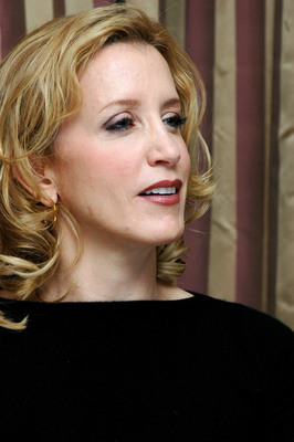 Felicity Huffman puzzle 2229341