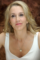 Felicity Huffman t-shirt #2407106