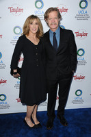 Felicity Huffman Sweatshirt #3195172