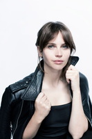Felicity Jones Longsleeve T-shirt #3662075