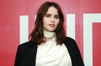 Felicity Jones Longsleeve T-shirt #3912729