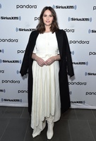 Felicity Jones Longsleeve T-shirt #3912735