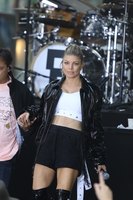 Fergie Longsleeve T-shirt #2760750