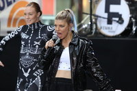 Fergie Longsleeve T-shirt #2761344